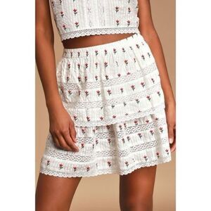 Lulus Blissful Babe Floral Tiered Mini Skirt Size Small